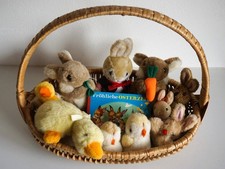 12 Plüschtiere für Ostern Hasen Küken Kuschel Stofftiere Konvolut Sammlung