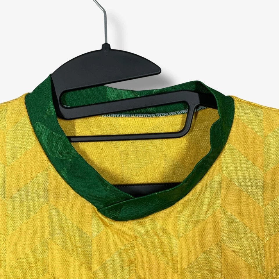 Camiseta de fútbol retro Chevron vintage años 90 Umbro para hombre L amarillo verde Foto 3 de 4
