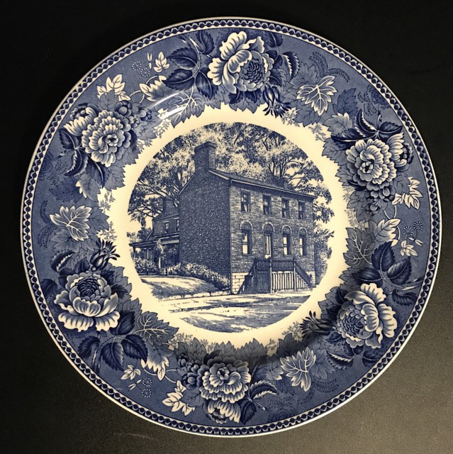 Pair of Wedgwood Collector Plates, American Independence, Declaration