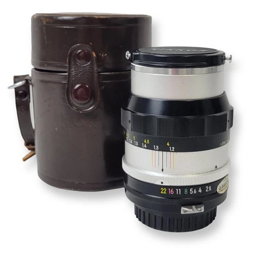 Nikon Nikkor-P Nippon Kogaku 105mm f2.5 lens w/ Nikon Case