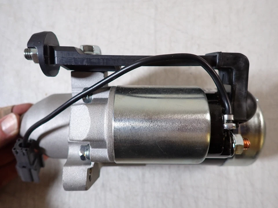 Bosch SR2325N New Starter Motor for Infiniti FX50 Q70 QX70 QX80 Armada NV2500 - Imagem 3 de 4