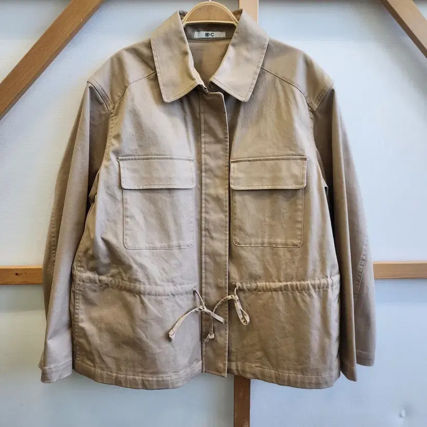 Uniqlo Beige Field Jacket with Waist String thumbnail 4