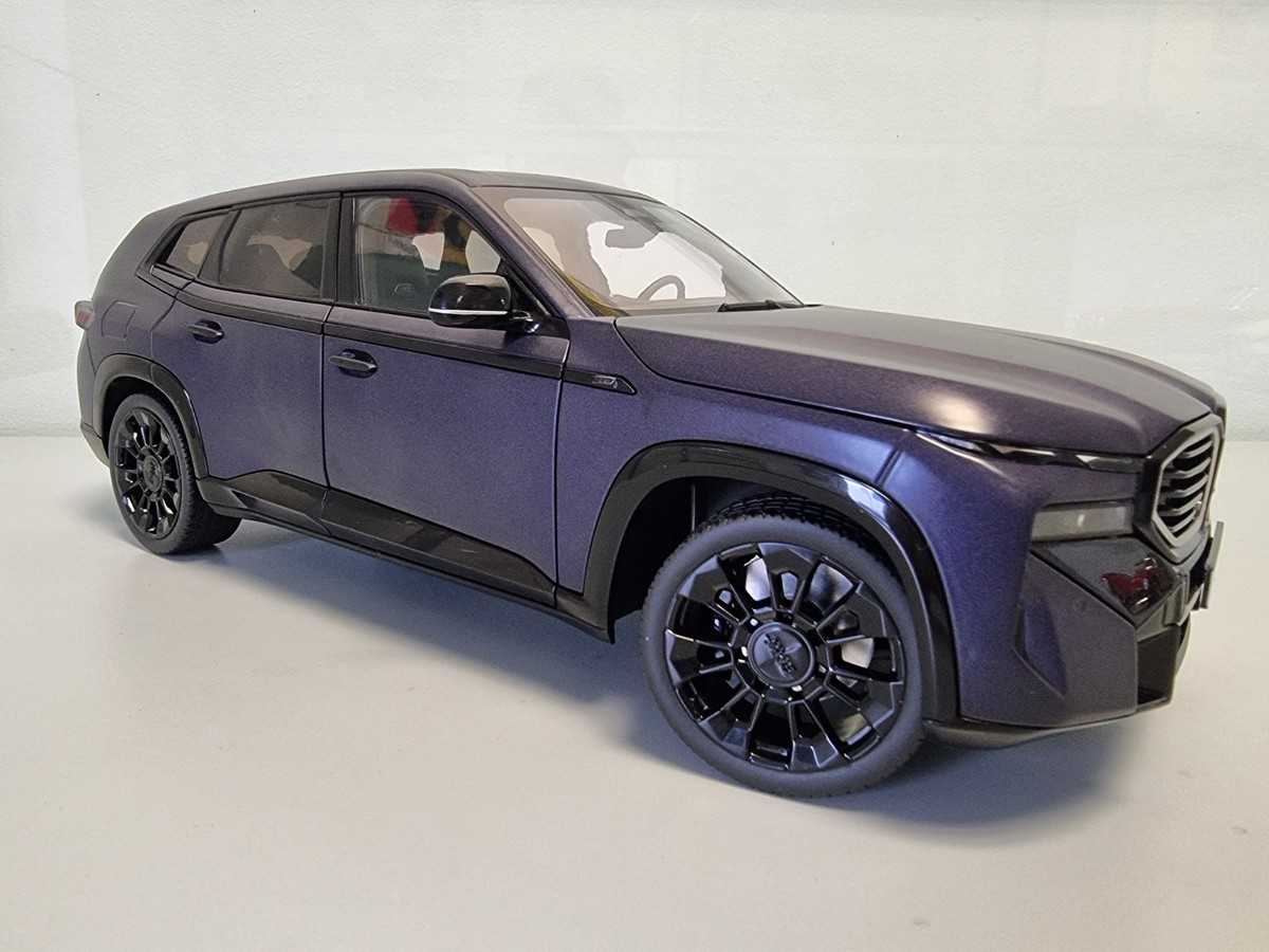 NEW MINICHAMPS BMW XM KITH DEALER EDITION FROZEN TECHNO VIOLET 1