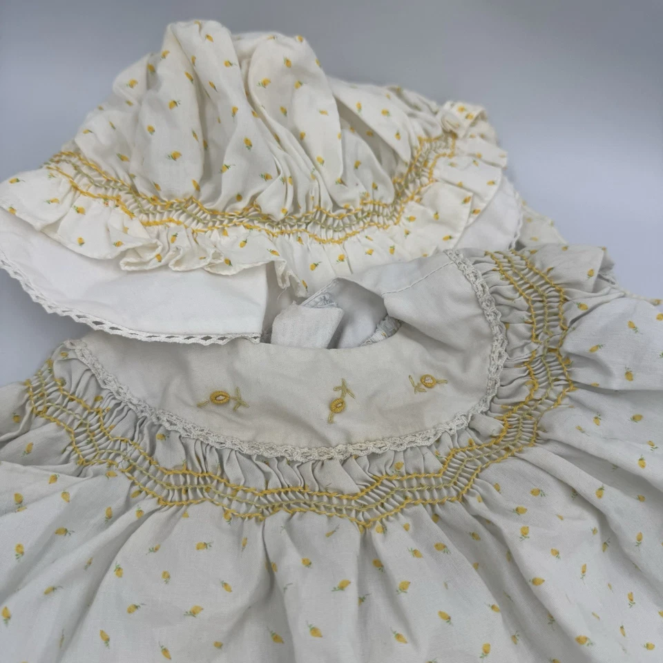 Vintage Nannette Dress Bonnet Set Baby Girls Small Smocked Lace Made USA 70s - Image 2 of 4
