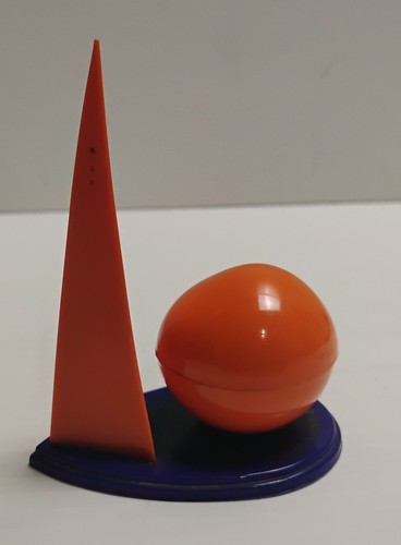 Vintage 1939 New York World's Fair Trylon & Perisphere Salt Pepper Shaker - Afbeelding 10 van 23