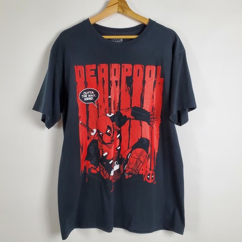 Camiseta gráfica negra/roja Marvel Deadpool para hombre talla grande - Imagen 4 de 7