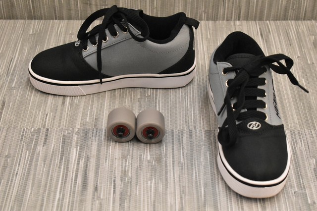 boys heelys size 2