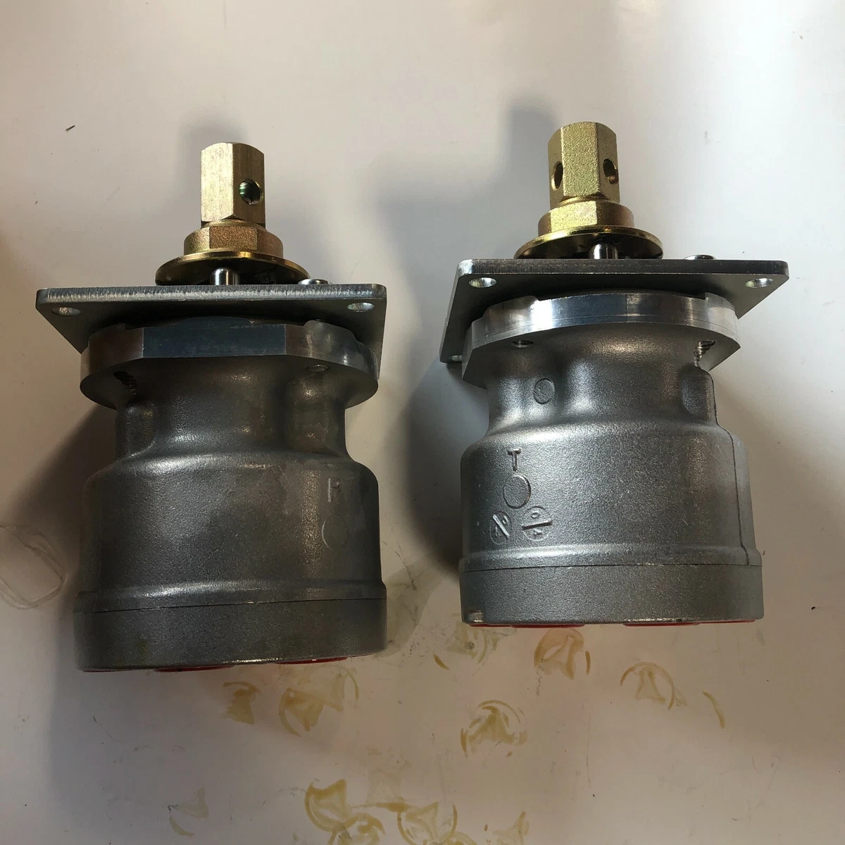 2 PC 9071984 9107499 PILOT VALVE FITS HITACHI EX200-1 EX60-1 EX90  
