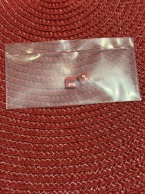 LEGO 3070pb266R & L RED Tile 1x1 # 1 & Three Dots 75872 AUDI R18 e-tron Quattro