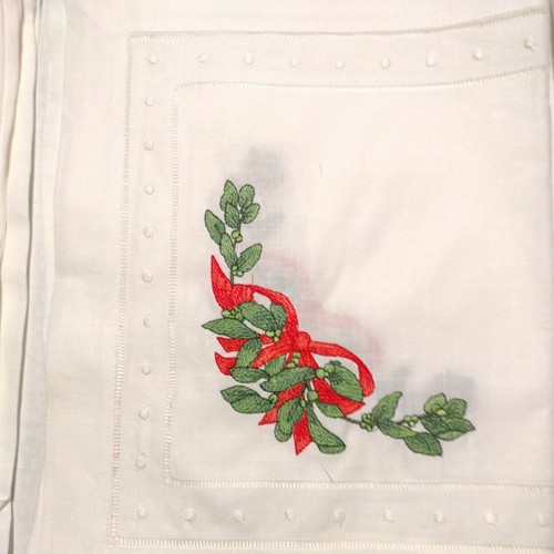 Vintage Set Of Linen Napkins Placemats & Table Runner Holly Berry Embroidered - Picture 13 of 24