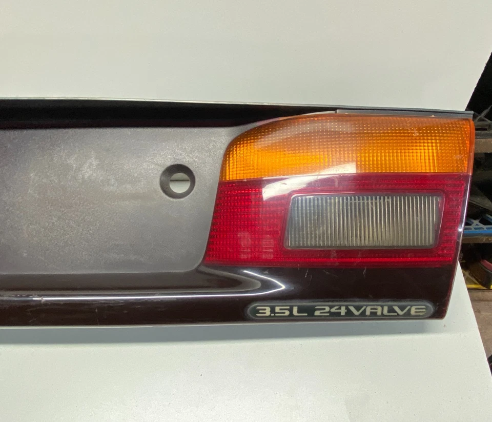 Eagle Vision 1993-1997 maletero central trasero tapa trasera montado OEM, 166-01558 Foto 4 de 4