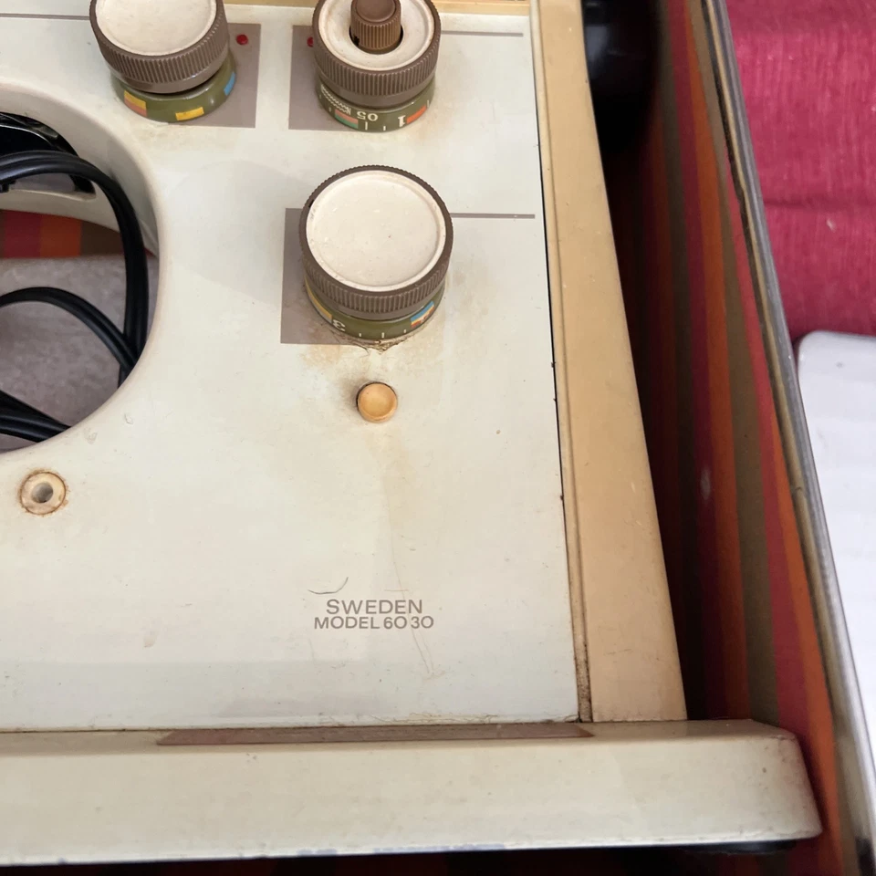 Viking Husqvarna Sweden Model 6030 Sewing Machine w/ Case - Tested & Working - Image 3 of 4