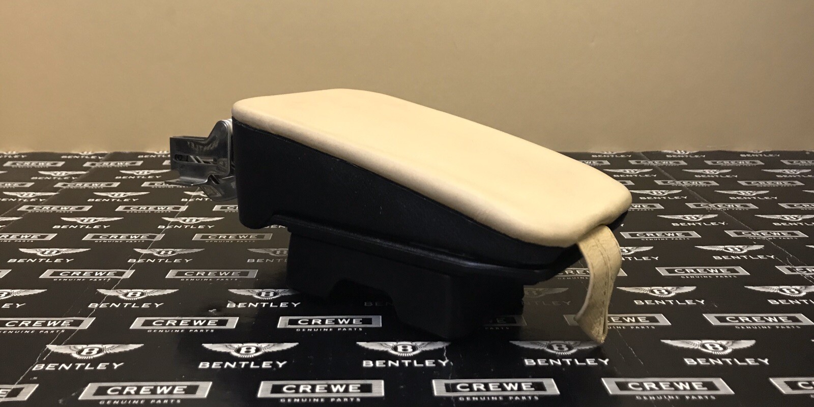 2000 Bentley Arnage Center Console Phone Holder. Rare And Hard To Find #BA-01