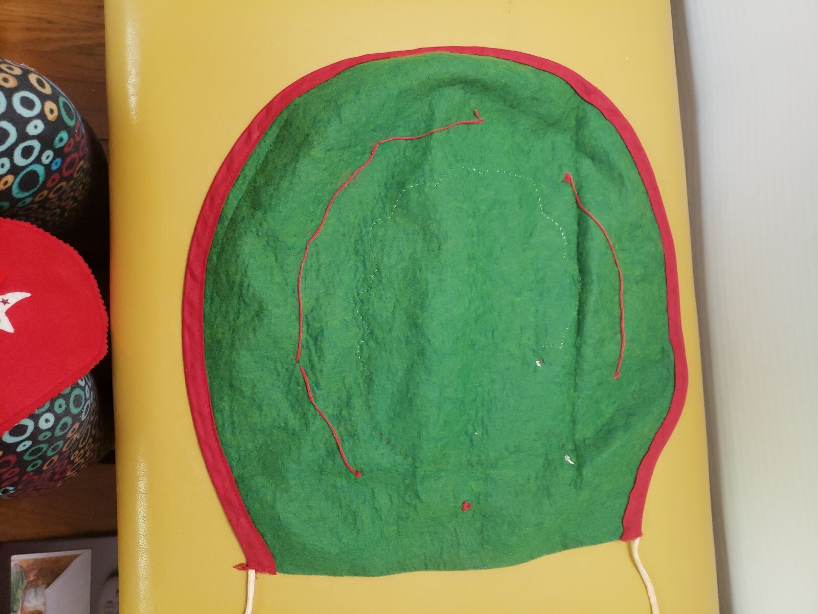 Vintage 1970&rsquo;s Christmas Toilet Seat Cover Red Felt Sequins Hand Made 14&rdquo; X 14&rdquo;