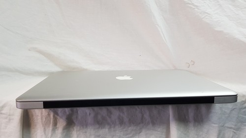 Laptop Apple MacBook Pro 15" 2.53 Ghz Intel Core 2 Duo 4GB 120GB SSD OSX - Imagen 4 de 15