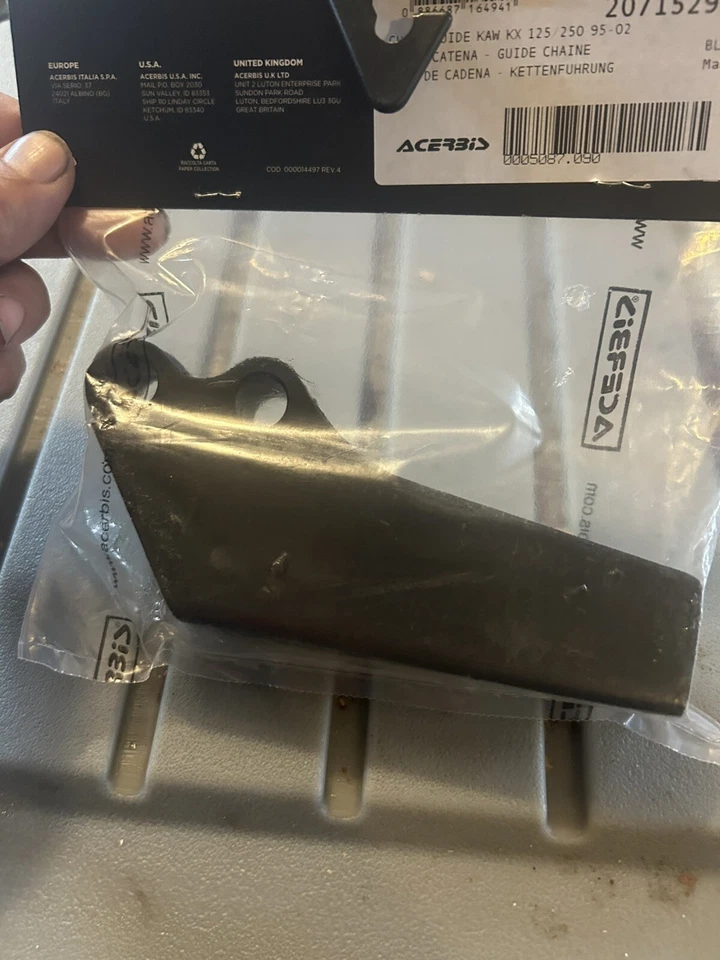 Acerbis - 2071529999 - Guía de cadena, Kawasaki Kx 125 / 250 95 - 02 negra Foto 2 de 3