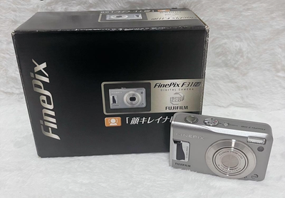 FUJIFILM FinePix F31fd デジカメ 付属品完備 xDカード付 FUJIFILM FinePix F31fd デジカメ 付属品完備 xDカード付 【公式通販】