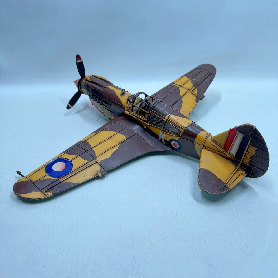 Modelo de avión de combate vintage Curtiss P-40 Kittyhawk RAF - metal de hojalata hecho a mano - Foto 4 de 4
