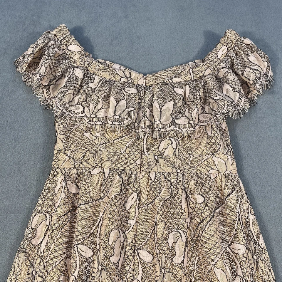 Vestido Wayf para mujer color tostado y crema con cordones fuera del hombro mini con volantes, forrado, talla 4 Foto 4 de 4