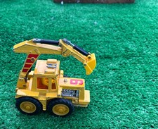 Matchbox Superkings K-25 muir hill digger with plow in excellent condition