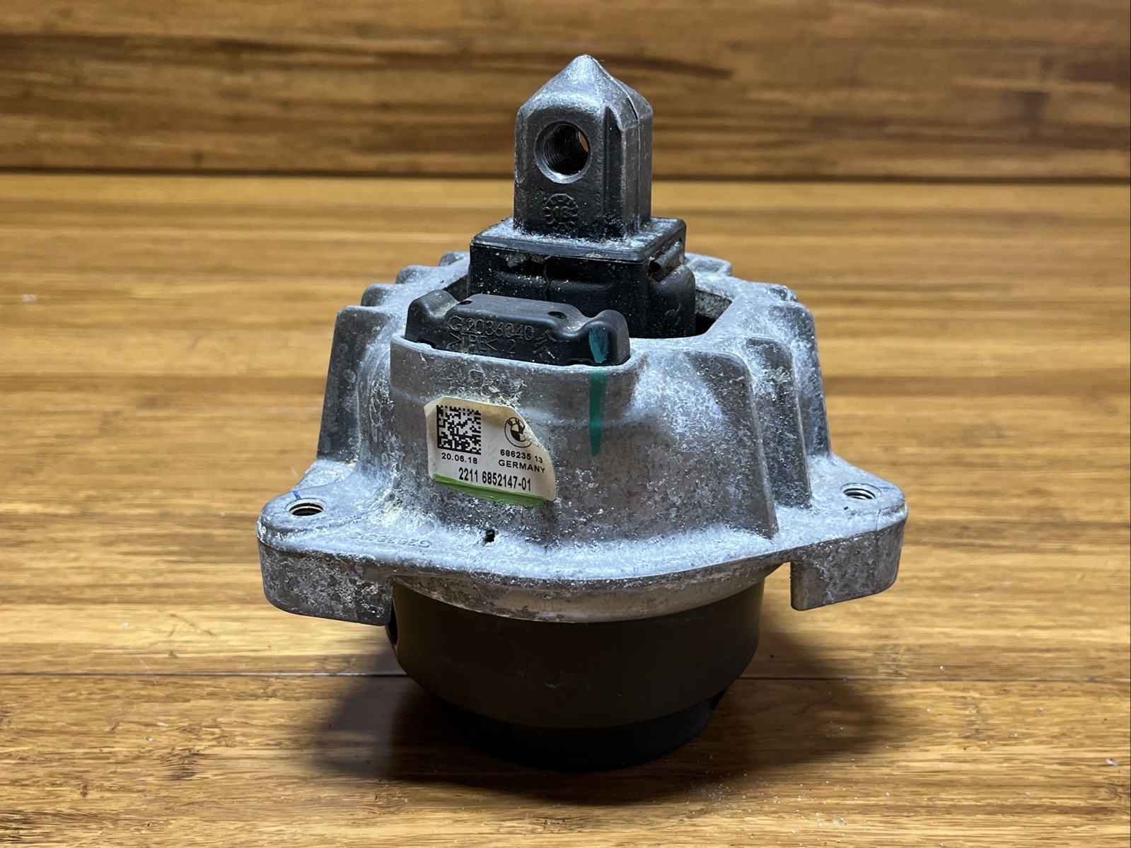 Rolls-Royce Dawn 2009-2023 LEFT Engine mount
