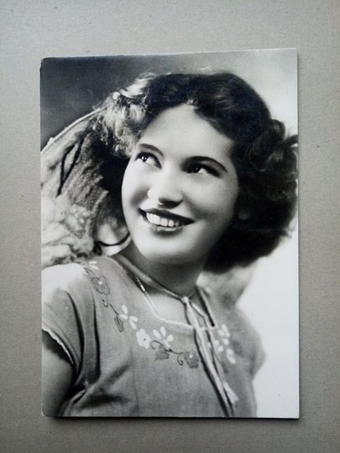 Cartoline anni40/60 Donne in costume /sensuali/in veste militare - Foto 61 di 80