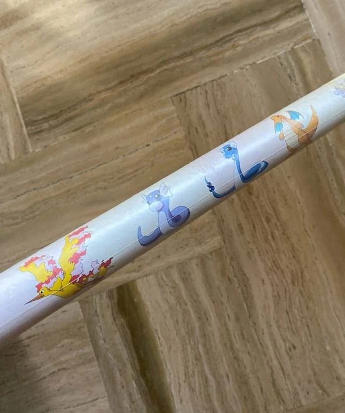 🖍️🔝 Pokémon Poster Vintage Originale Sigillato 1999 - Kanto 150 - Prima Gen. - Immagine 4 di 4