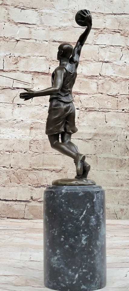BASQUETE FIGURA DE BRONZE REAL MÁRMORE PRÊMIO JOGADOR ESPORTIVO ESCULTURA DECORAÇÃO ART DÉCO - Imagem 4 de 4