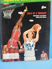 1973 Sports Illustrated UCLA By A Whisker Maryland's Len Elmore Bill Walton