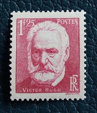 France 1935 304 Neuf luxe ** petit point dans le papier