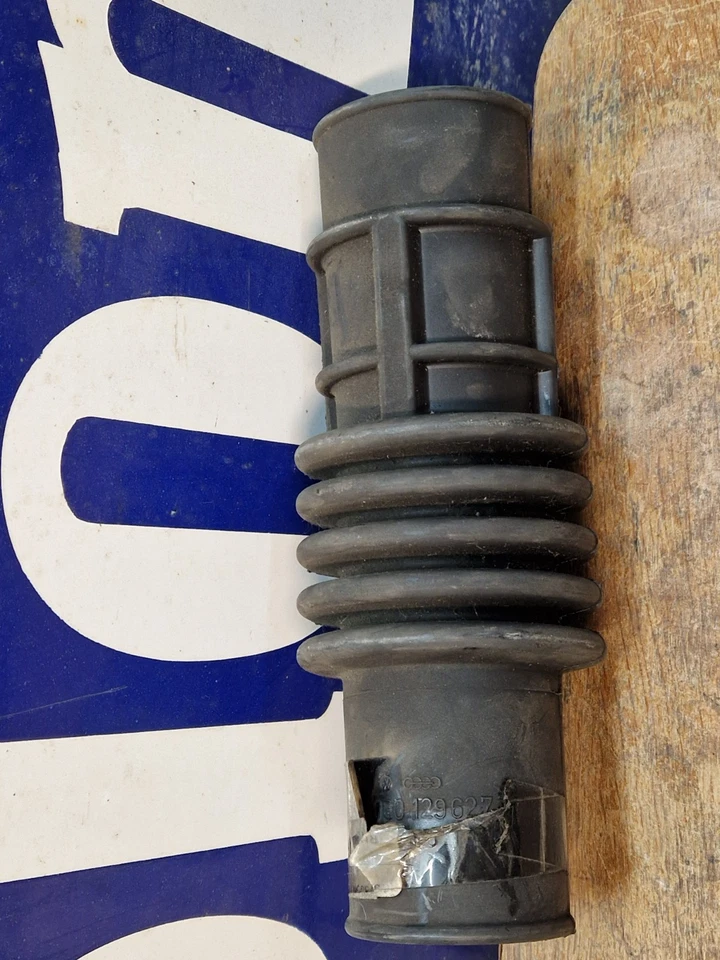 NOS Durite tuyau de filtre à air admission 060129627 VW AUDI a  identifier - Photo 2/4