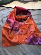 Woman  s Vintage Silk Scarf Measure 11X57 Beautiful Color Combo