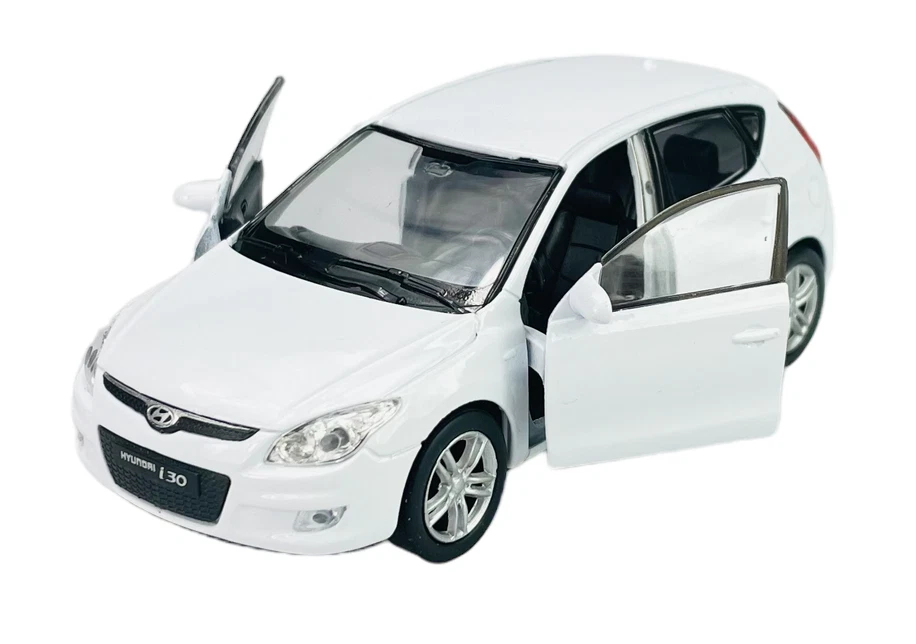 WELLY HYUNDAI i30 WHITE 1 34 DIE CAST METAL MODEL NEW IN BOX eBay