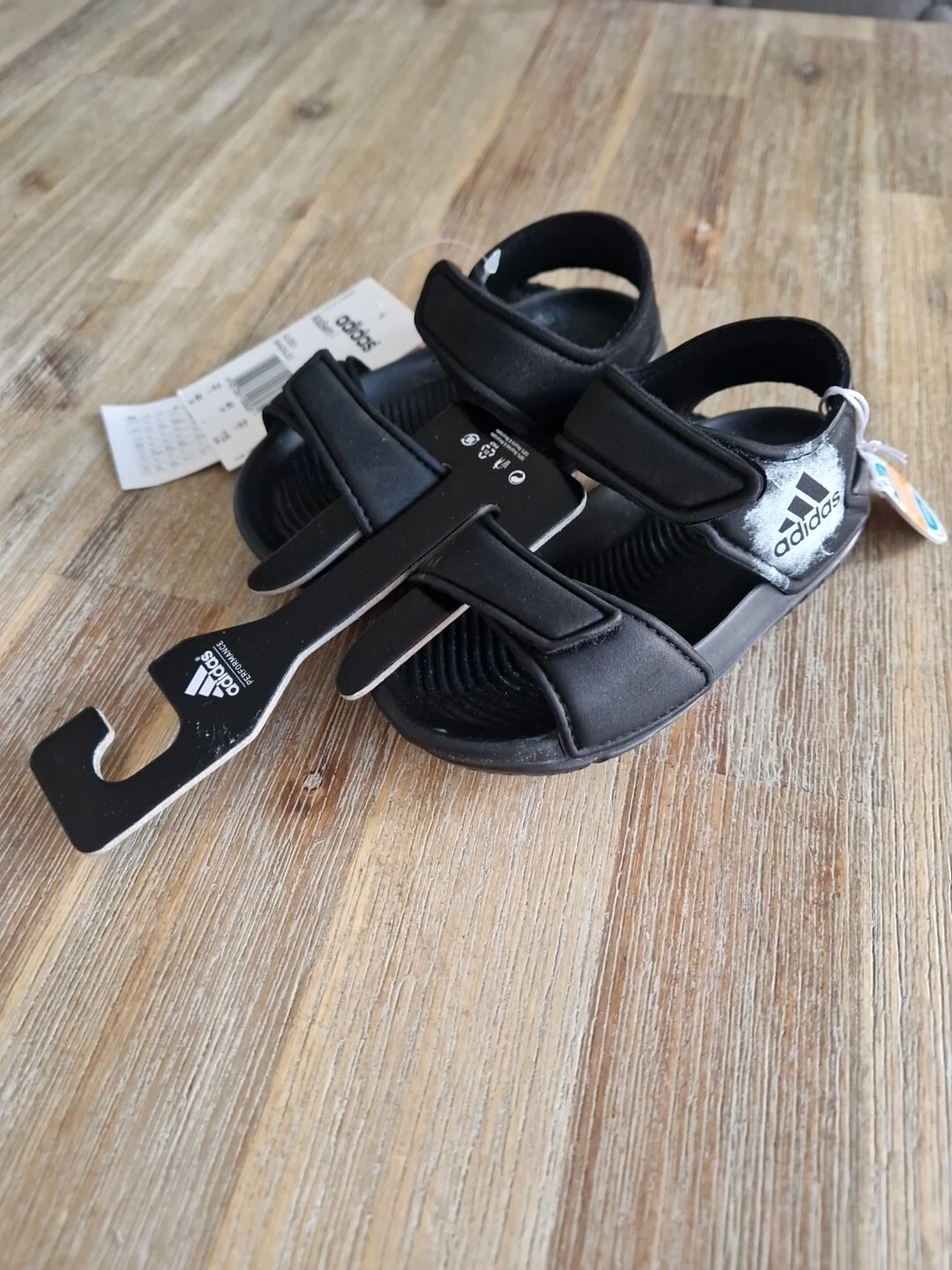 Sandali Adidas bambino Altaswim neri bambino taglia UK 4 nuovi