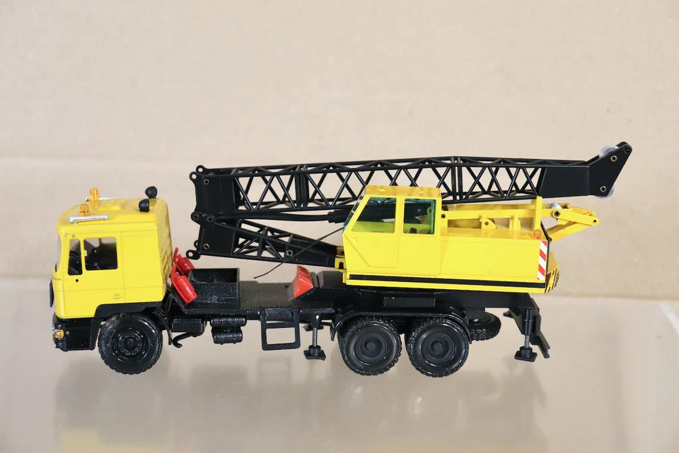 CONRAD 4110 1/50 SCALE MAN AUTOKRAN CRANE TRUCK MINT BOXED nz - Image 3 of 4