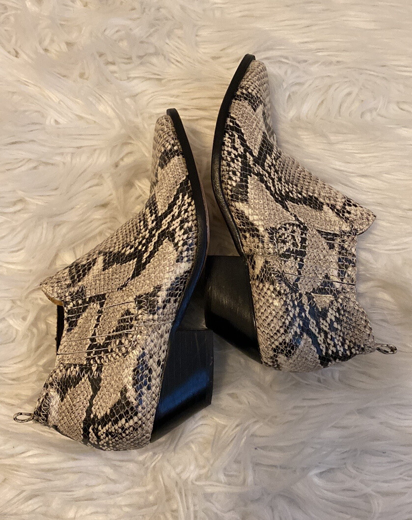 Schutz Helena Snakeskin Western Booties size 6 - image 4