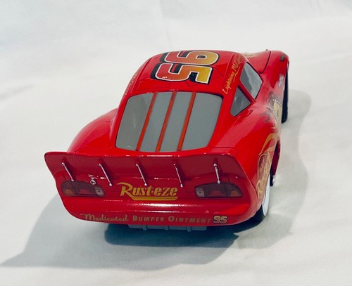 Jada Toys Disney Pixar Lightening McQueen Cars 1:24 Loose #98369 - Picture 4 of 10
