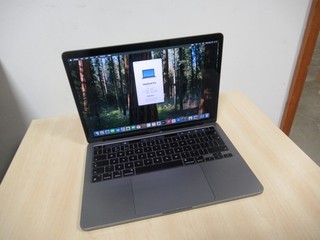 DAMAGED APPLE MACBOOK PRO 13" LAPTOP 2020 MYD82B/A M1 8GB 256GB A2338 (RN2380)