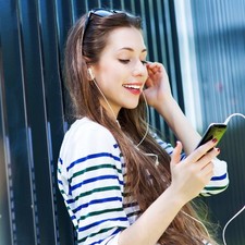 Comfort Fit In Ear Stereo Headphones Builtin Microphone 3.5mm for Mobile Gaming