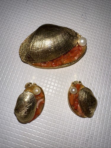 Capri Vintage Jewelry Set Shells brooch and earring - Picture 2 of 10