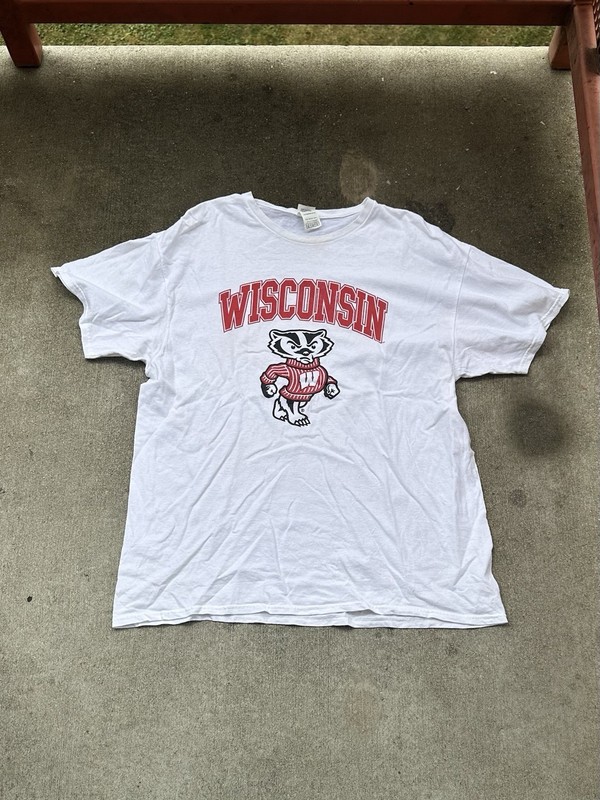 University of Wisconsin Badgers Delta Pro Weight White Shirt Y2K Size XL