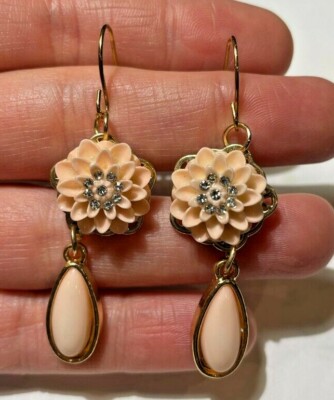 Nwt 'Bloom' Rosa Pfirsich Acrylglas Blume Tropfen Cab Strass Haken Ohrringe K4