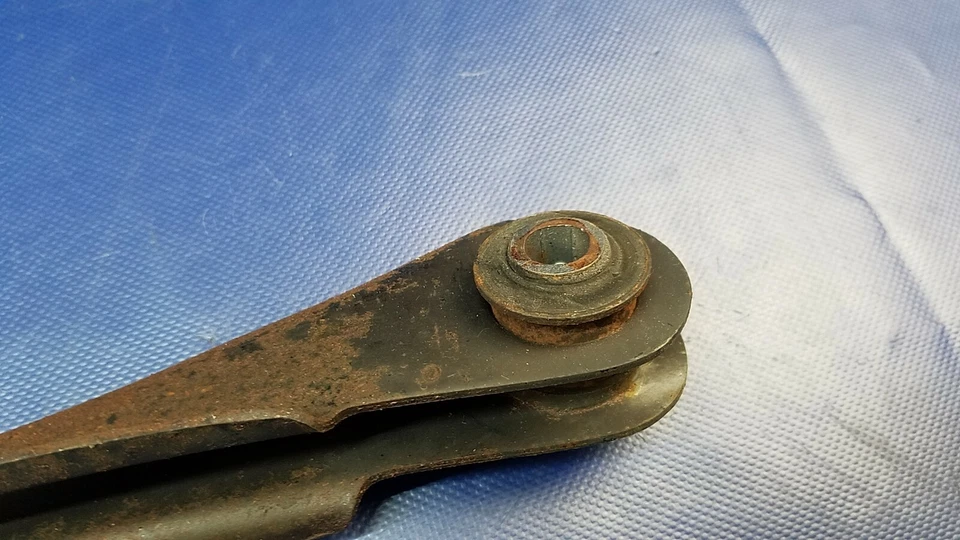 Brazo de control inferior trasero izquierdo lado del conductor Mazda Tribute 2001-2006 # 71648 Foto 4 de 4