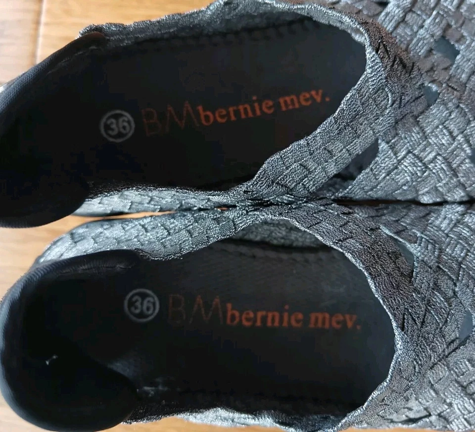 Bernie Mev Gris/Negro Elástico Sin Cordones Tacón de Cuña Talla UK 36 Zapato Tejido Patrón Foto 3 de 4
