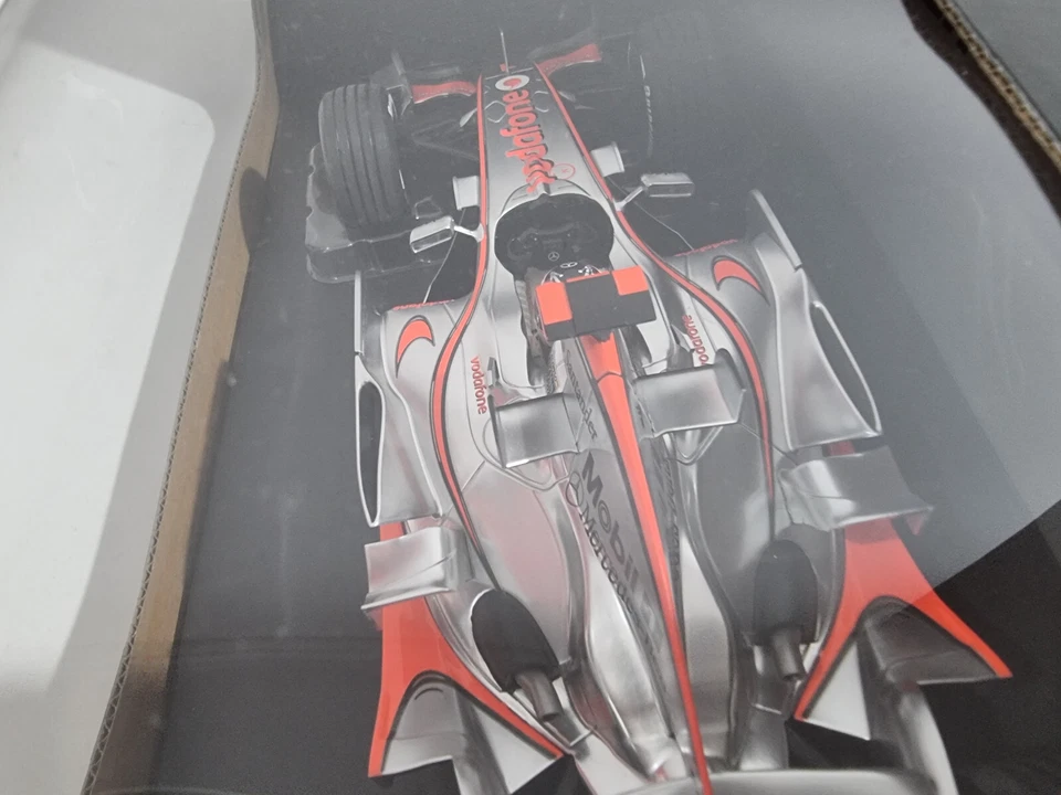 Minichamps 530071801 - Vodafone McLaren Mercedes MP 4-22 F.Alonso Showcar 2007 - Image 3 of 4