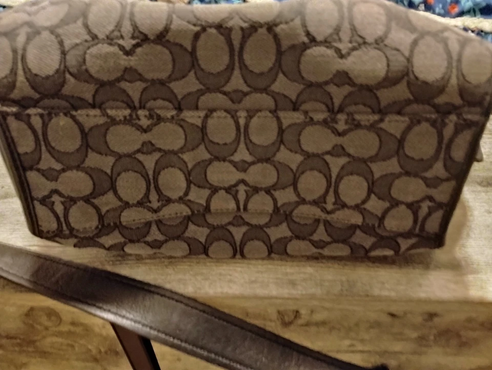 Coach Purse Sold As Is. Gently Used - Image 3 of 4