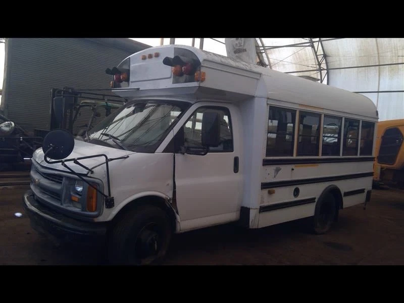 Pinza delantera de pasajero DRW para camioneta Chevrolet 3500 90-00 5926063 Foto 2 de 4