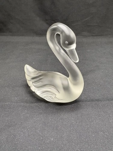 Vintage Fenton Frosted Art Glass Swan Figurine Decor  4” Signed Solid Satin