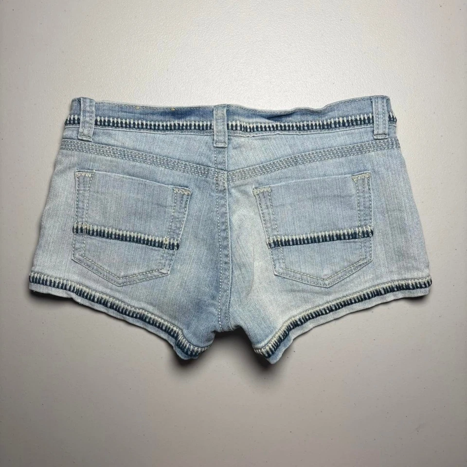 Mini pantalones cortos de jean para mujer Y2K Mudd tiro bajo lavado ligero 7 Foto 3 de 4