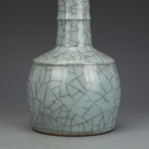 9.2"Old Chinese antique Song dynasty offcial kiln Green glaze Paper hammerbottle - Picture 6 of 7